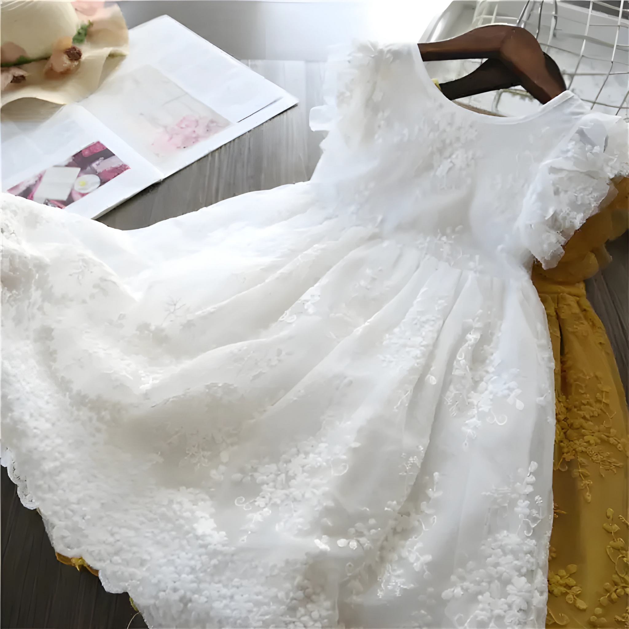 Girls White Tulle Lace Embroidery Princess Party Dress