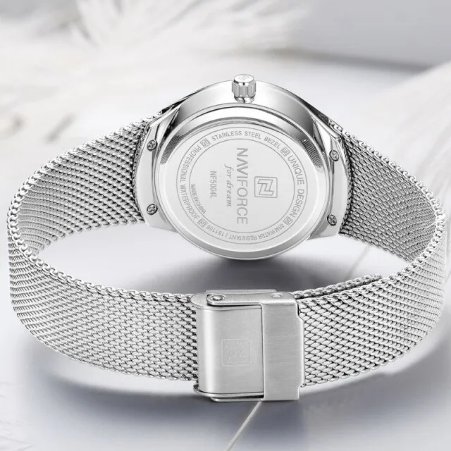 NaviForce NF-5014 Silver Analog Hand Watch With Mesh Strap 